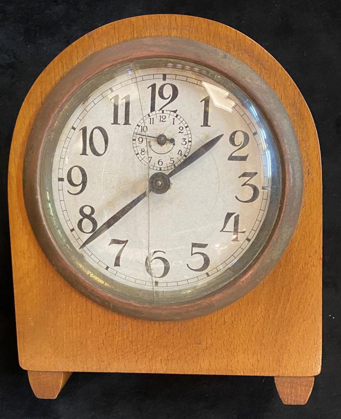 Vintage Wind Up Mantel Clock